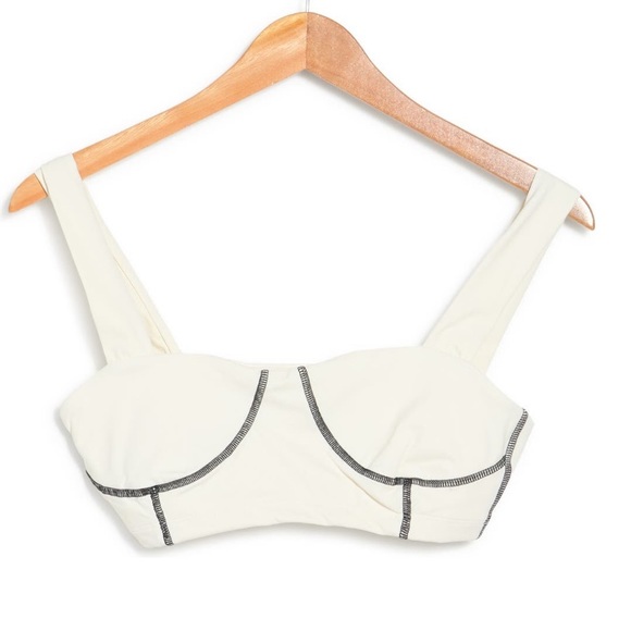 WeWoreWhat Tops - 🤍😍we wore what sport bra⭐️